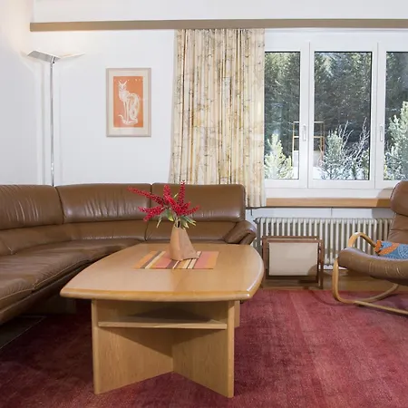 Mistaila Mit Garten Für 6 Personen Lenzerheide Valbella