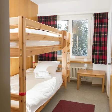 아파트 Mistaila Mit Garten Fuer 6 Personen Lenzerheide