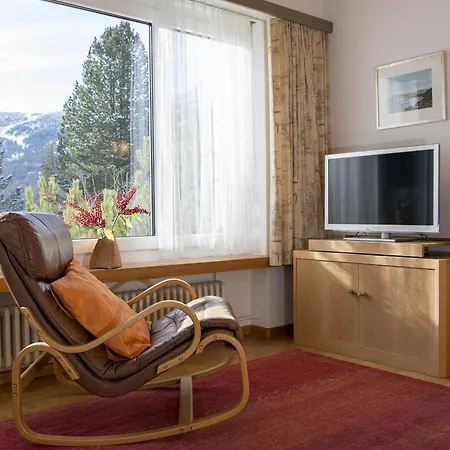 아파트 Mistaila Mit Garten Fuer 6 Personen Lenzerheide