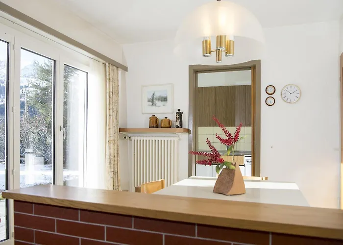 Mistaila Mit Garten Fuer 6 Personen Lenzerheide